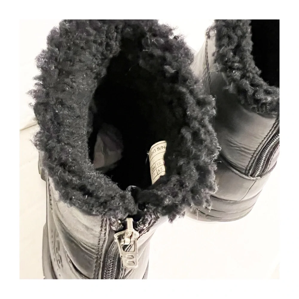 UGG Leather Sierra Sherpa Lined Combat Ankle Boots Size 7 Black Sheepskin Lining